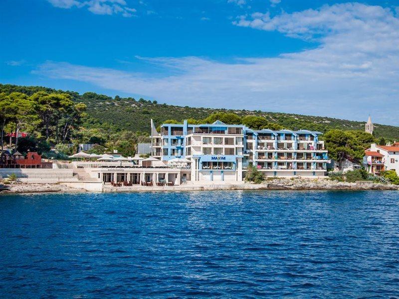 Hotel Maxim Божава Экстерьер фото