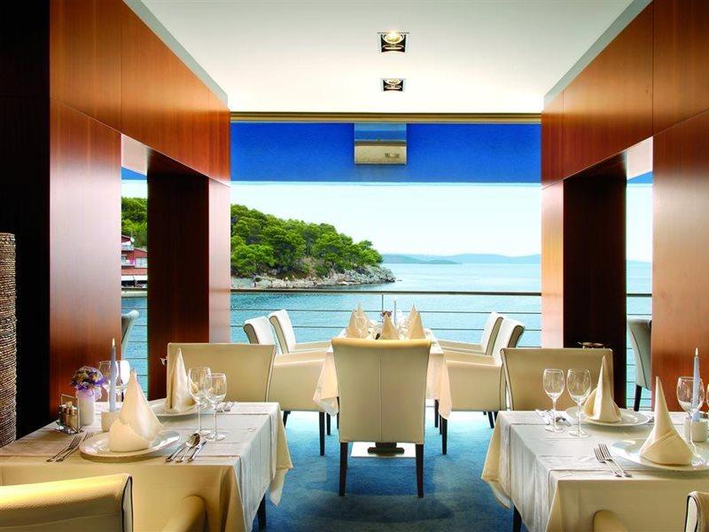 Hotel Maxim Божава Экстерьер фото
