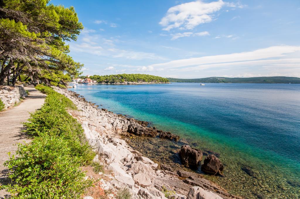 Hotel Maxim Божава Экстерьер фото