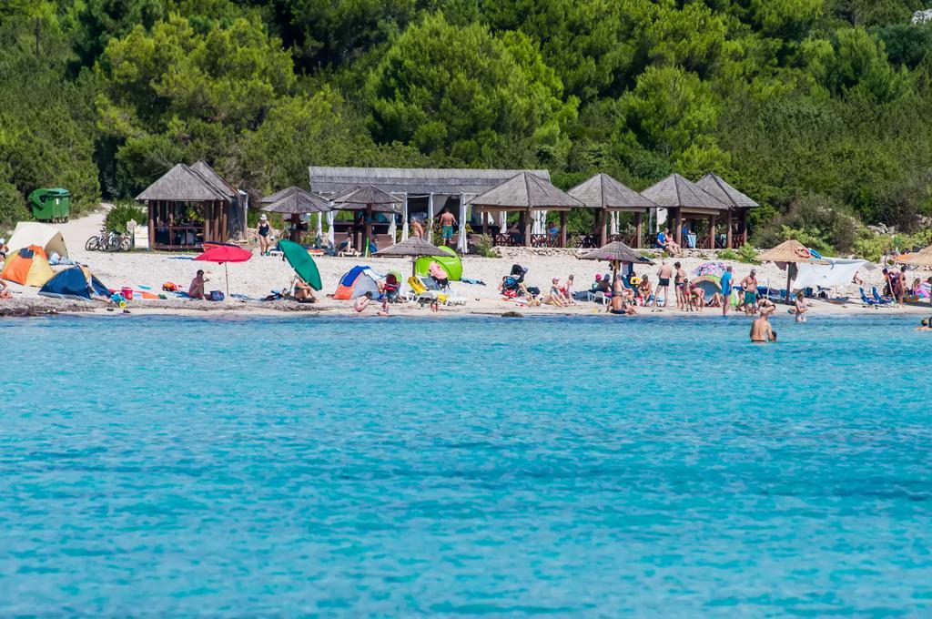 Hotel Maxim Божава Экстерьер фото