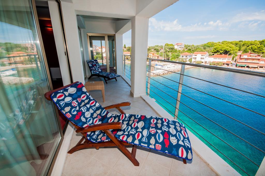 Hotel Maxim Божава Номер фото